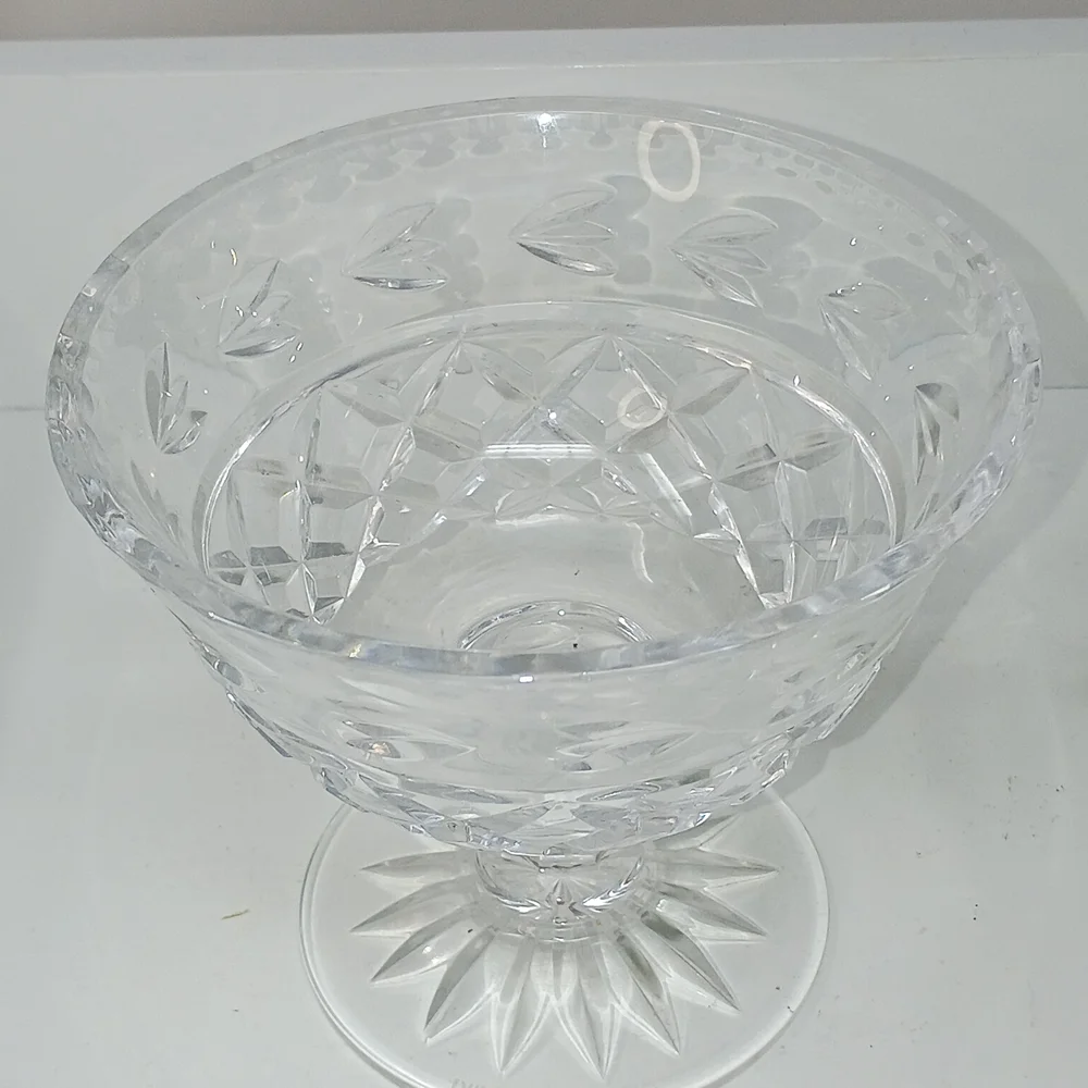 Clear Cut-Glass Pedestal Vase in Clear Crystal